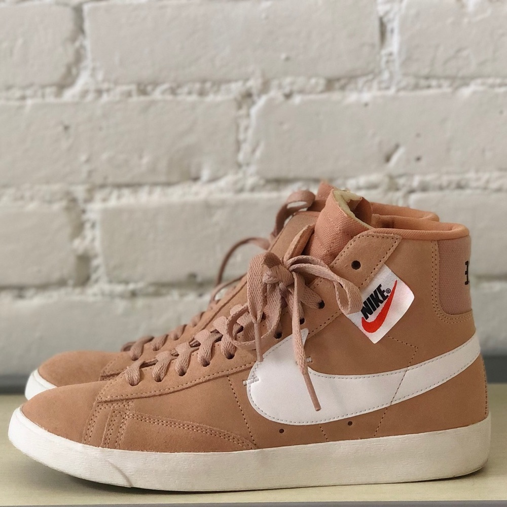 Nike Blazers Mid Rebel Bio Beige and white